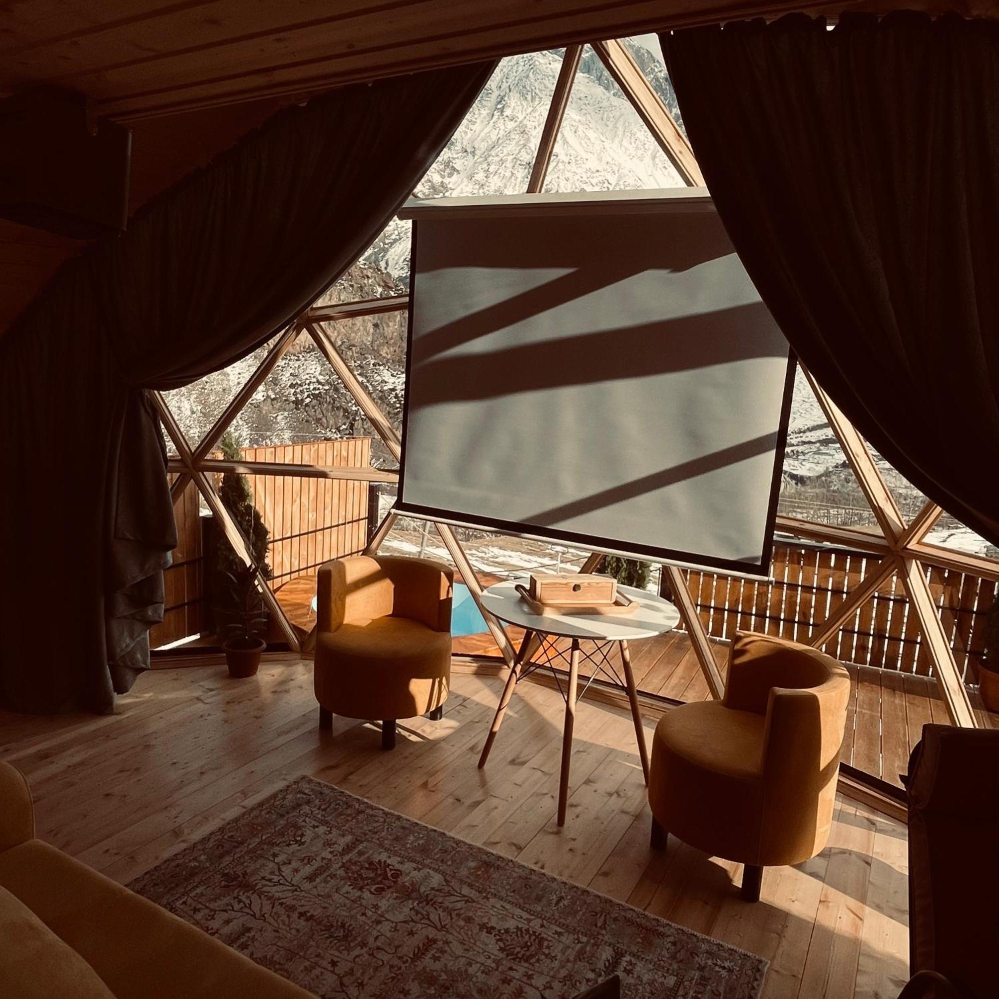 カズベギ Gabua Glampingヴィラ エクステリア 写真