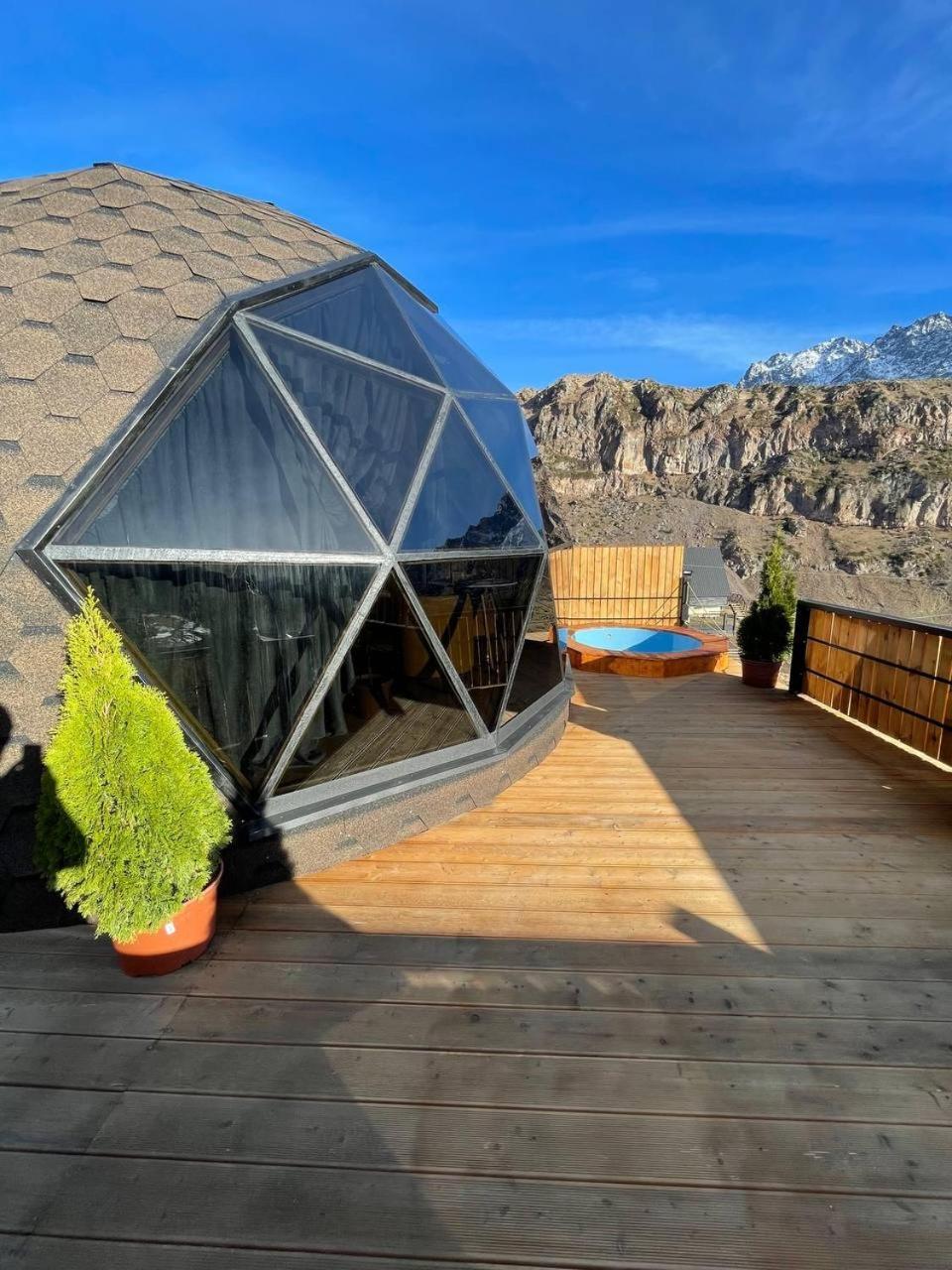 カズベギ Gabua Glampingヴィラ エクステリア 写真