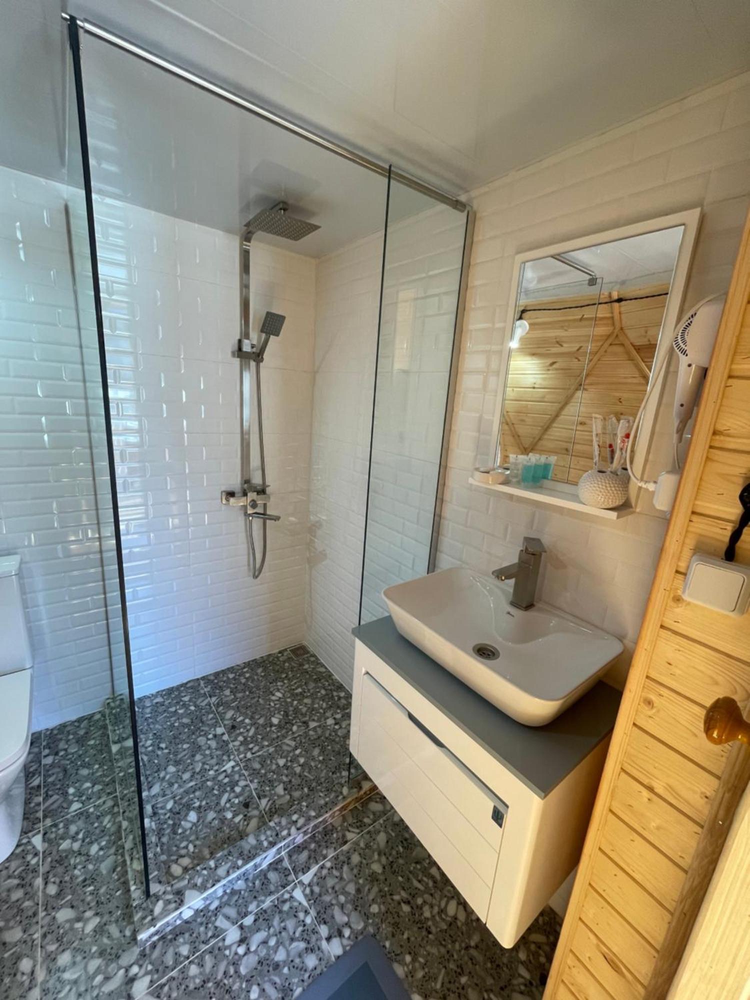 カズベギ Gabua Glampingヴィラ エクステリア 写真