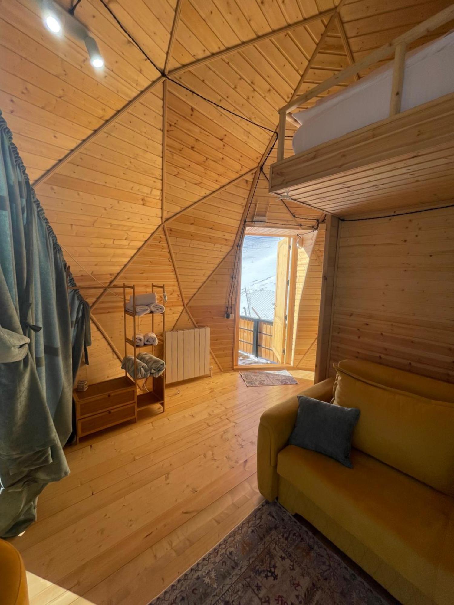 カズベギ Gabua Glampingヴィラ エクステリア 写真