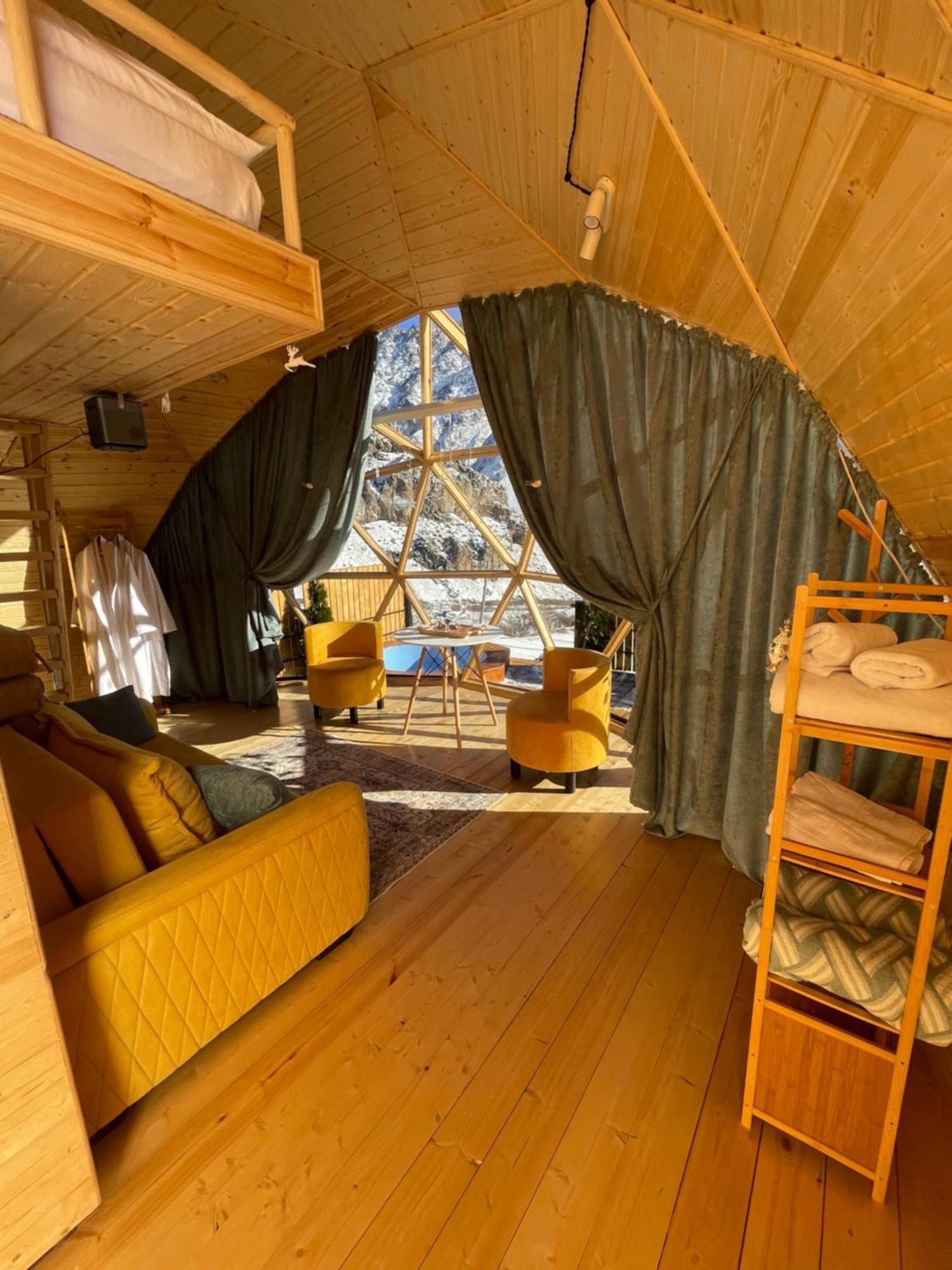 カズベギ Gabua Glampingヴィラ エクステリア 写真