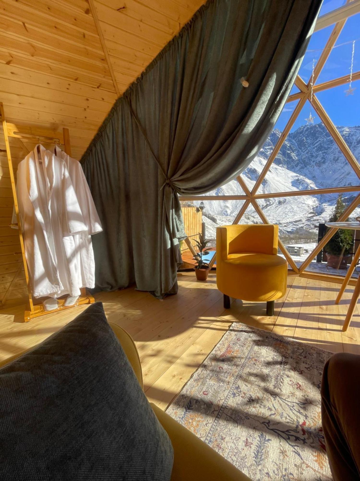 カズベギ Gabua Glampingヴィラ エクステリア 写真