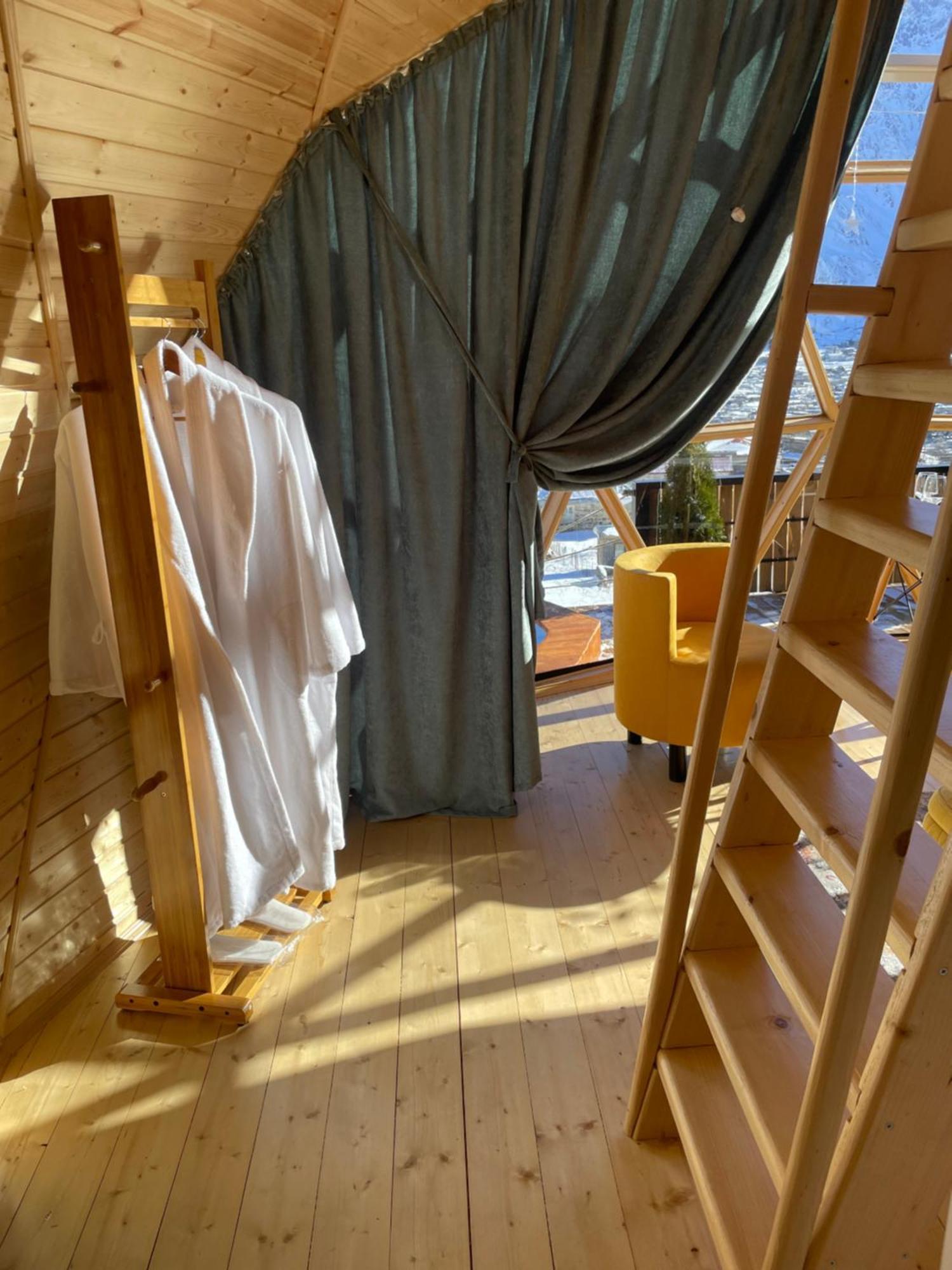カズベギ Gabua Glampingヴィラ エクステリア 写真